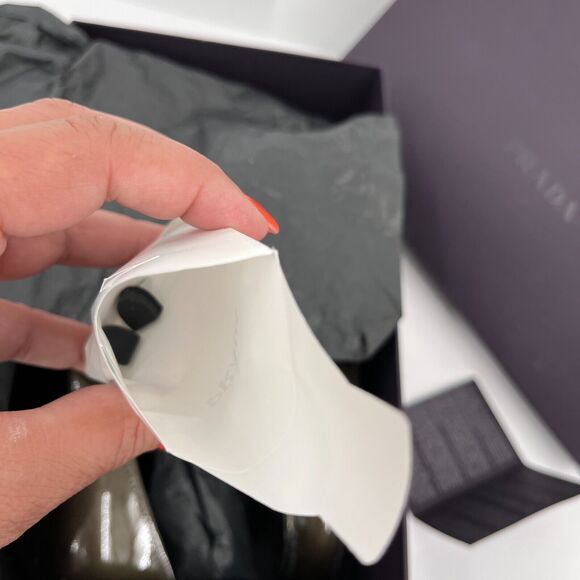 Prada Vernice Taffeta Peltro Green Patent Leather Kitten Heels 39.5 NEW in Box - Picture 13 of 13